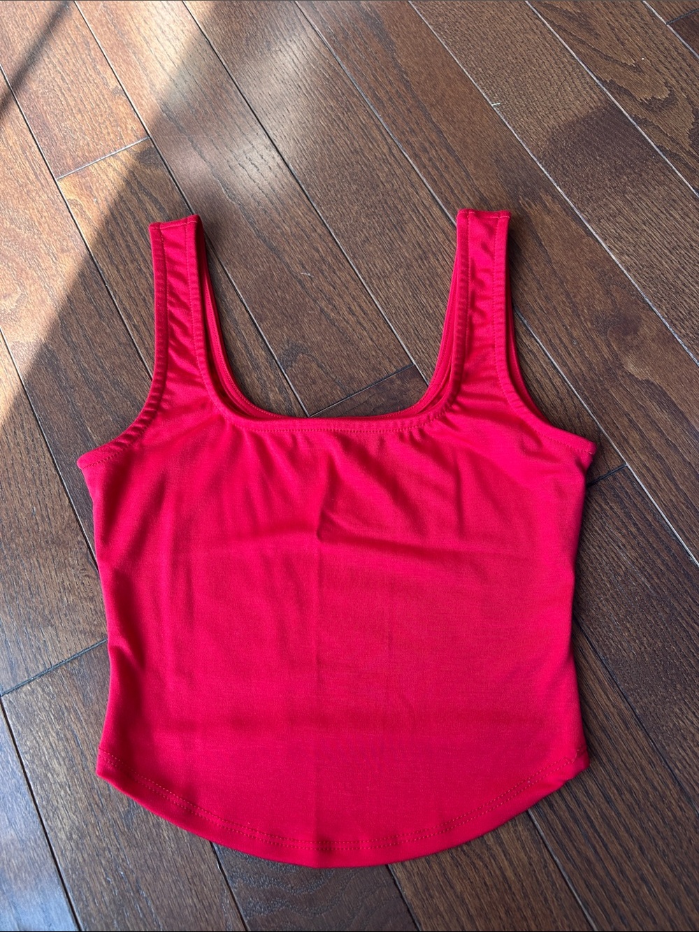 Ladies size s casual sunshine red lulus square neck cropped tank top